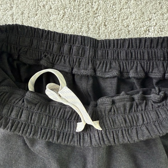 Vuori Women's Boyfriend DreamKnit Shorts VW3007 Black Size Small $64 - Picture 4 of 12